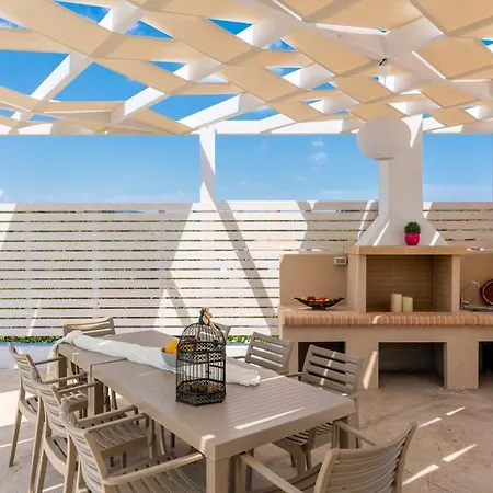 빌라 Spartakos Luxury 4 *