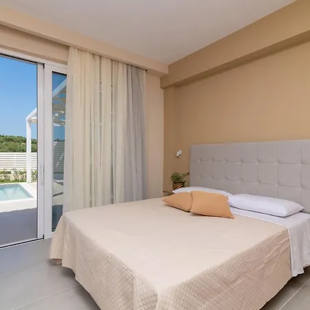 Spartakos Luxury 4 Villa