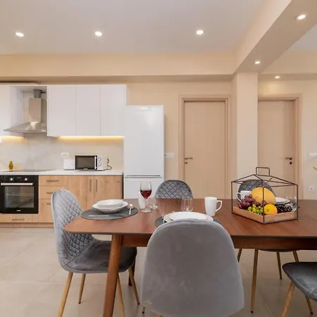 Spartakos Luxury 4 *