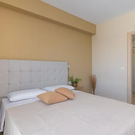 Spartakos Luxury 4