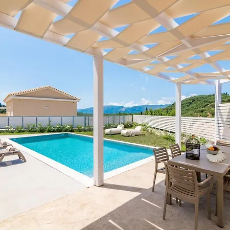 Spartakos Luxury 4 Villa *