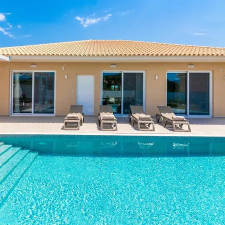 Spartakos Luxury 4 Villa